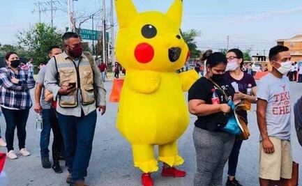Pikachu acude a vacunarse a Nuevo Laredo
