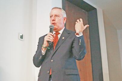 Arturo Brizio violaría los estatutos de la FIFA