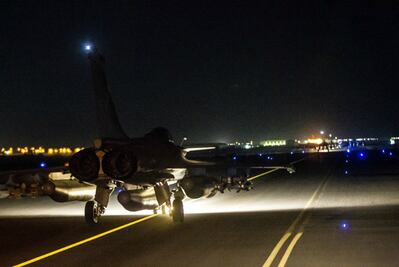 Francia bombardea bastión del EI en Siria
