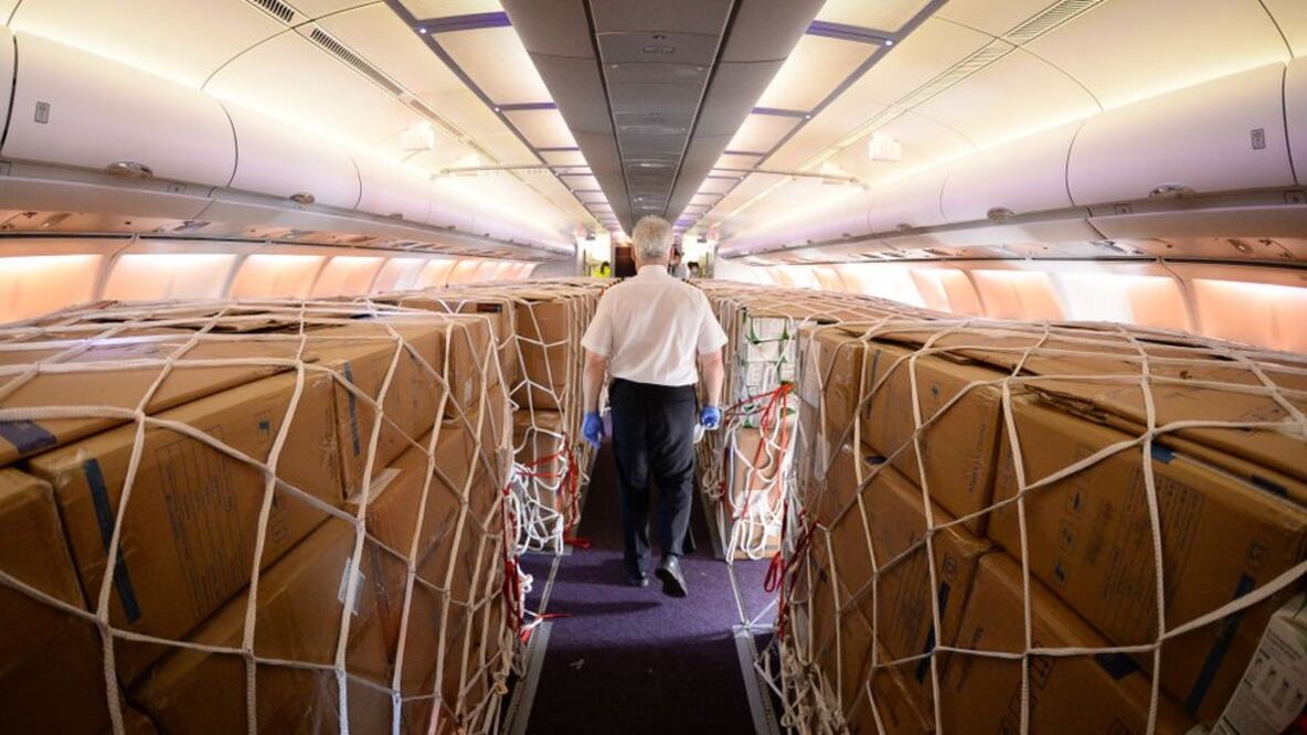 Las aerolíneas han estado usando aviones de pasajeros para carga durante la baja en la industria. Foto: Getty Images 