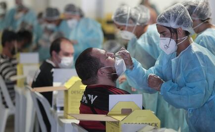 Ómicron llevará a EU a más allá del millón de muertes, prevén expertos