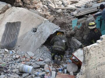 Reportan una persona muerta tras explosión y derrumbe de casa en la colonia Pensil Norte