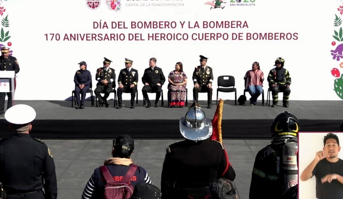 Reconocen a bomberos de la CDMX; Brugada destaca labor de mil 800 vulcanos en su día. Foto: Captura de pantalla