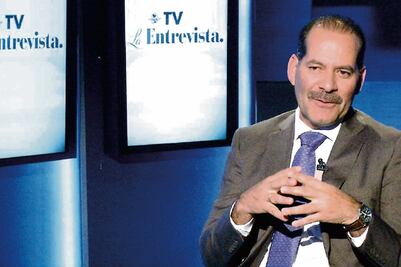 Gobernador se dice dispuesto a reducirse el salario