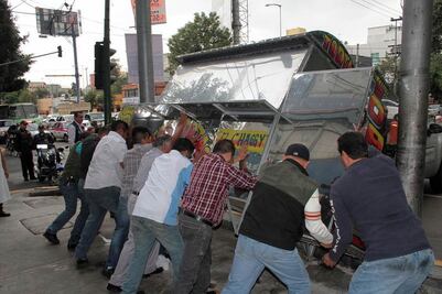 Retiran puestos en San Pedro de los Pinos