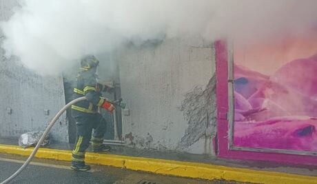 Se registró un incendio al interior de un cárcamo en Viaducto Miguel Alemán; no se reportan personas lesionadas