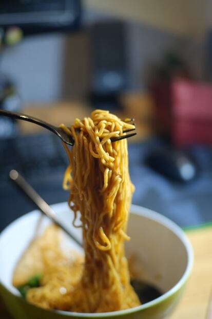 Dale un toque gourmet a tu sopa instantánea con estos trucos