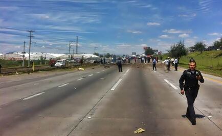 Five people killed in plane crash on Mexican highway