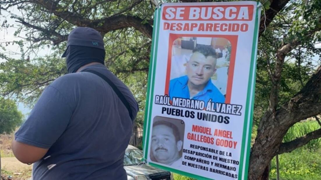 Pueblos aguacateros se arman para defenderse del narco en Michoacán