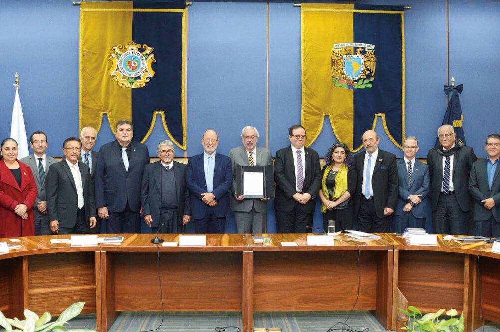Enrique Graue Wiechers, rector de la UNAM, presidió el acto de firma de convenio entre universidades, efectuado en el Centro Cultural Universitario Tlatelolco (UNAM)