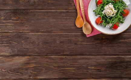 Mujer viajó a conocer a sus suegros, no le gustó la comida que le dieron y terminó con su novio