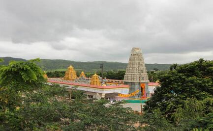 Estampida en templo de la India deja 6 muertos y 20 heridos; suspenden a funcionarios por negligencia