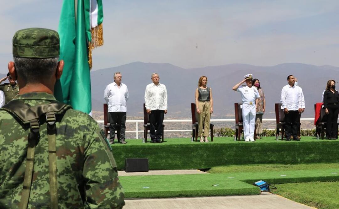 Alberto Fernández, presidente de Argentina, acompañó a López Obrador en la conmemoración del bicentenario del Plan de Iguala. Foto: Cortesía / Presidencia