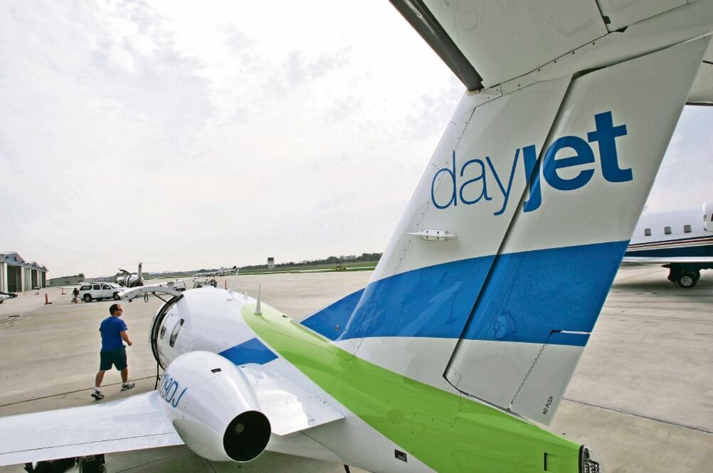 Los taxis aéreos y de vuelos privados tienen que incluir la información de los pasajeros, la empresa y de la tripulación (ARCHIVO EL UNIVERSAL)