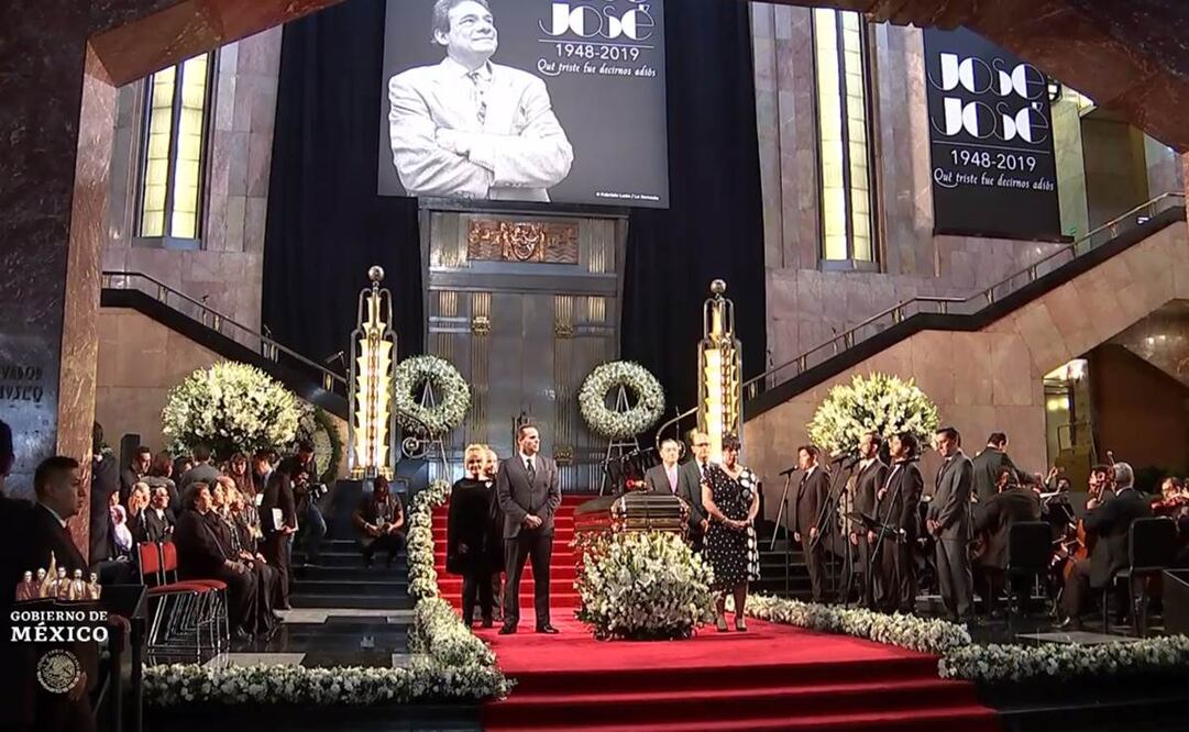 Rinden esperado homenaje a José José en Bellas Artes 