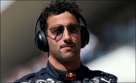 El coche está maldito: Daniel Ricciardo