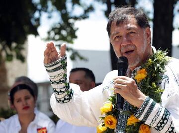 Fernández Noroña se baja de la contienda para CDMX; muestra apoyo a López-Gatell y Brugada