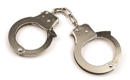 Sentencian a 2 años y medio de internamiento a menor de edad por asalto 