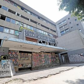 Desahuciados, 50% de hospitales de Peña Nieto