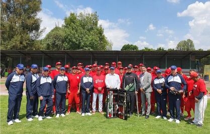AMLO felicita a equipo de la Semar que ganó final de beisbol amateur