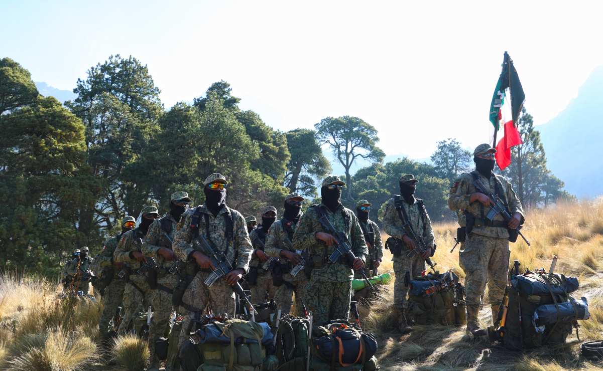 Personal militar que aspira a pertenecer al Grupo de Fuerzas Especiales lleva a cabo los cursos de oficiales y sargentos en inmediaciones del Iztaccíhuatl. Foto: Benjamín Becerril/ EL UNIVERSAL
