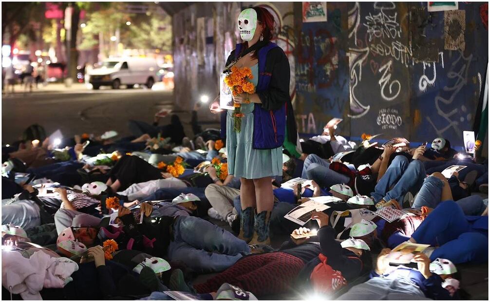 Velada en memoria de los periodistas asesinados en Gaza y México. Foto: Berenice Fregoso / EL UNIVERSAL