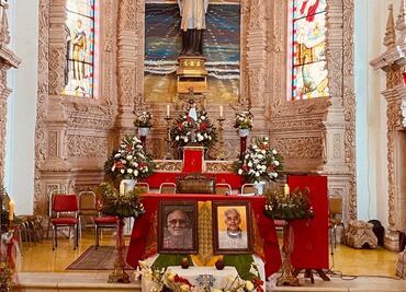 Ofician misa por primer aniversario de los padres jesuitas asesinados en Cerocahui, Chihuahua