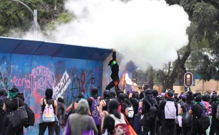 Lamentan fallas en operativos para contener a "encapuchadas" en marcha feminista 