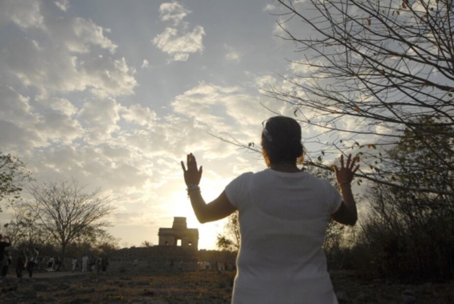 Cómo es el equinoccio de primavera en la zona arqueológica de Dzibilchaltún, Yucatán