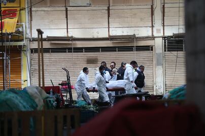 Reportan al menos 7 muertos por incendio provocado por grupo delictivo en Central de Abasto de Toluca