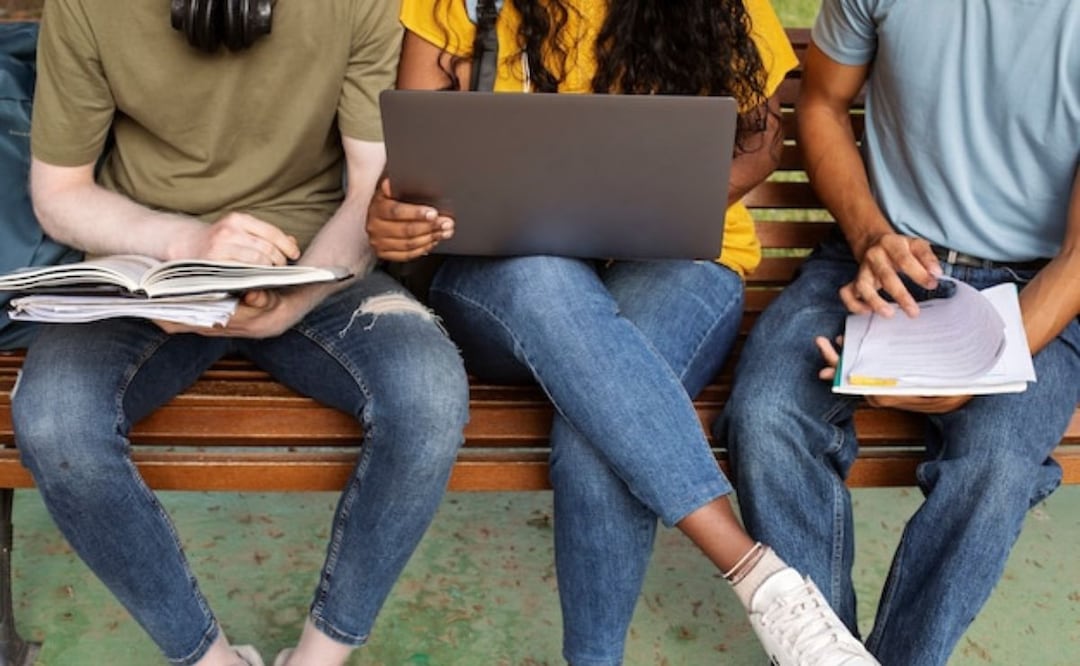 Wills destaca que es esencial construir un perfil persistente durante el proceso de aplicación. Fuente: Freepik.