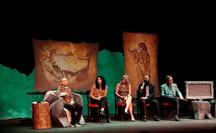 "Me debo al público", dice César Bono en medio de aplausos por su trayectoria en "Defendiendo al cavernícola"