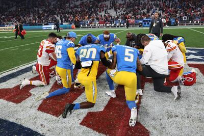 Los Angeles Chargers dominan a los Kansas City Chiefs; Brasil se enciende con la NFL y Karol G