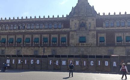 Vallas metálicas de 3 metros resguardan Palacio Nacional ante marcha del 8M 