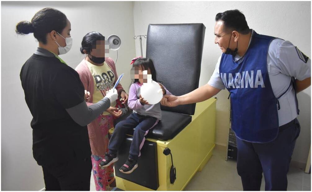 En el marco de la implementación del programa “Atención Médica de Primer Contacto en Lugares de Difícil Acceso”, la Marina nformó que se han visitado hasta la fecha 38 comunidades de los 11 estados del Litoral Pacífico. Foto: Especial