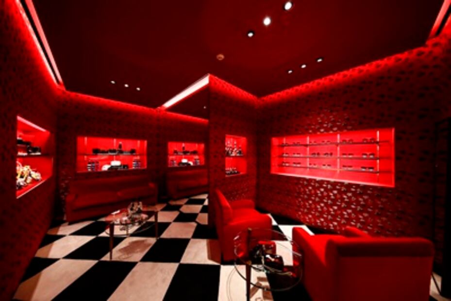 La tienda más lujosa de Prada reabre sus puertas