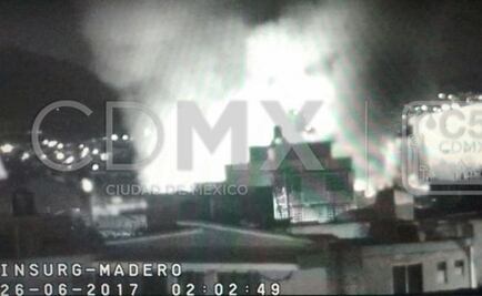 Bomberos apagan incendio en fábrica de pinturas en Iztapalapa