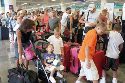 Aranceles de Trump comienzan a impactar al sector turístico de EU; podría perder 64 mil mdd este año