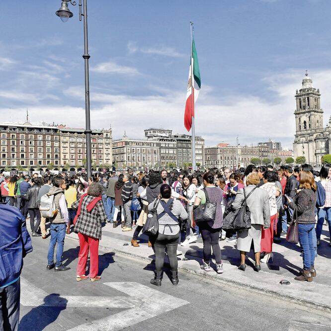 De acuerdo con el Gobierno de la Ciudad de México, se activaron los protocolos de atención para el sismo que se registró este viernes a las 10:14 horas. 