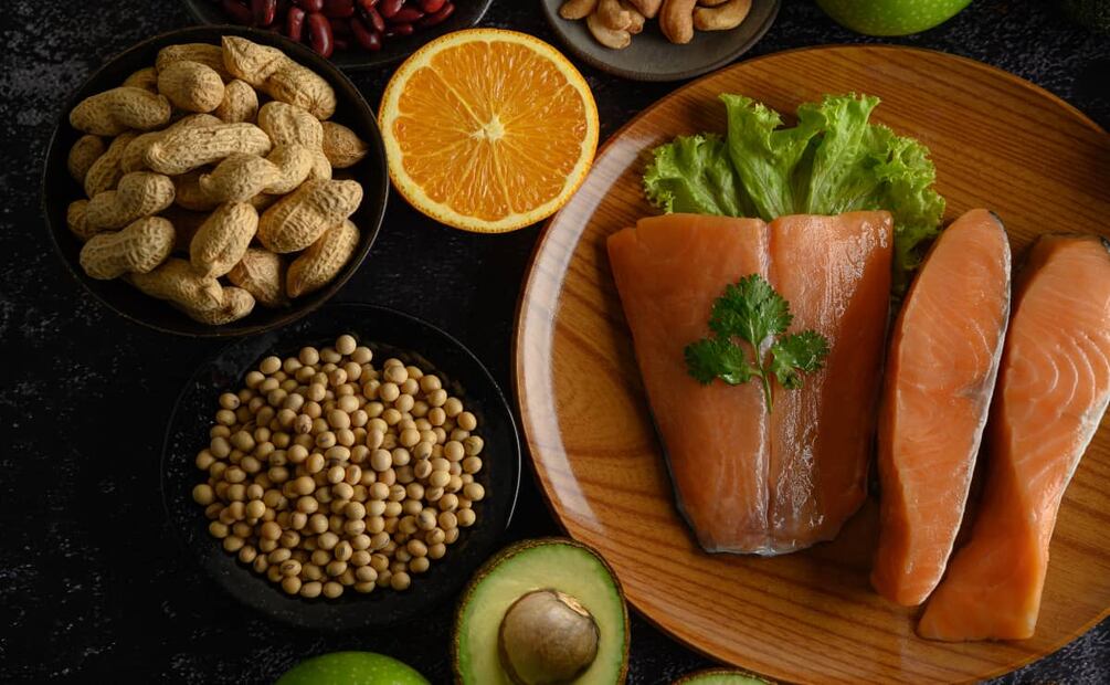 Una dieta rica en omega-3 ayuda a tener un cabello largo y sedoso. Foot: Freepik.