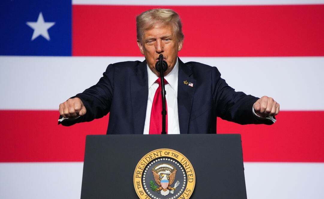 El presidente Donald Trump durante una reunión de altos comandantes militares de EU en la Base del Cuerpo de Marines de Quantico, el martes 30 de septiembre de 2025, en Quantico, Virginia. Foto: AP