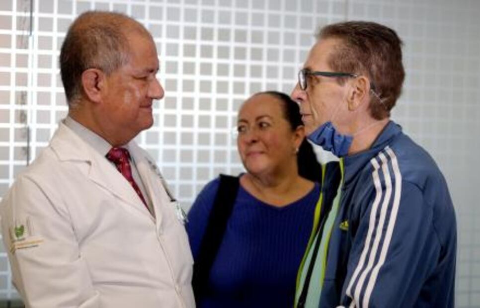 IMSS coloca con éxito un corazón artificial, el tercero en su historia