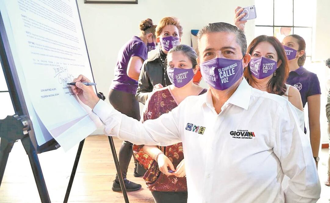El candidato Giovani Gutiérrez firmó el pacto #3de3VsViolencia. Foto: Especial.