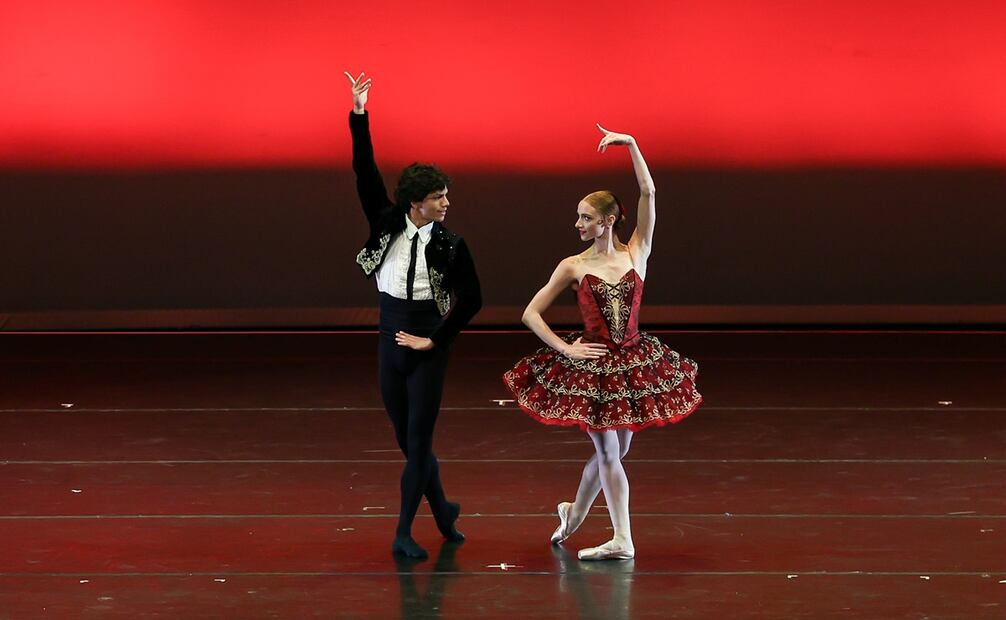 Isaac Hernández danza "Don Quijote" en el Auditorio Nacional. Foto: Hugo Salvador/EL UNIVERSAL.