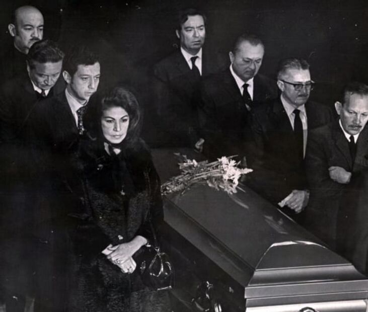 Entre pisotones y lluvia de rosas fue como dieron el último adiós a Agustín Lara hace 50 años