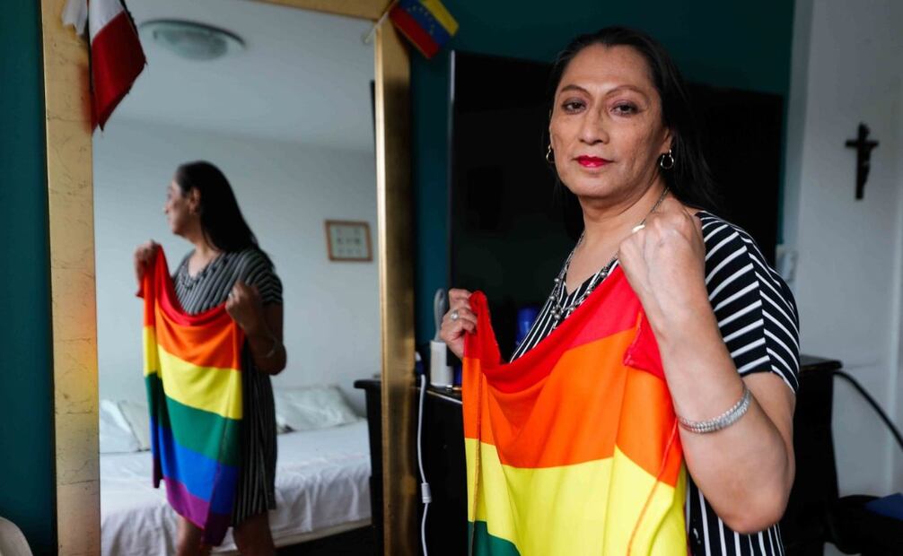 Pintando Arcoíris es un grupo conformado por personas de la tercera edad de la comunidad LGBTQ+ donde sus integrantes hacen frente a la soledad.  |  Foto: Diego Simón.