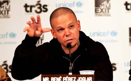 "Residente" discute con camarógrafo en aeropuerto