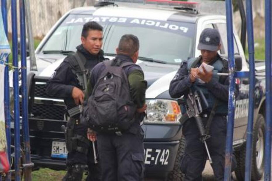 Hallan huachicol y autos robados en comandancia de Texmelucan