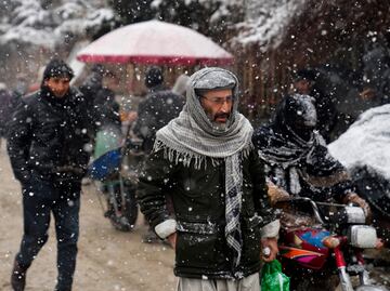 Avalanchas tras nevadas dejan al menos 15 muertos al este de Afganistán