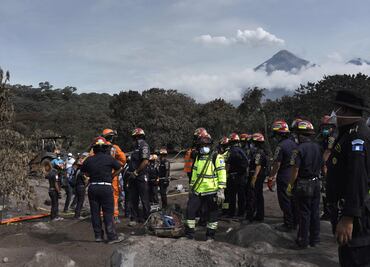 Investigarán si se siguieron protocolos ante erupción de volcán en Guatemala